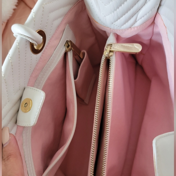 BALLY Manuela Diamond Quilted Handbag White Leather with Logo Tassel Charm - Picture 9 of 16